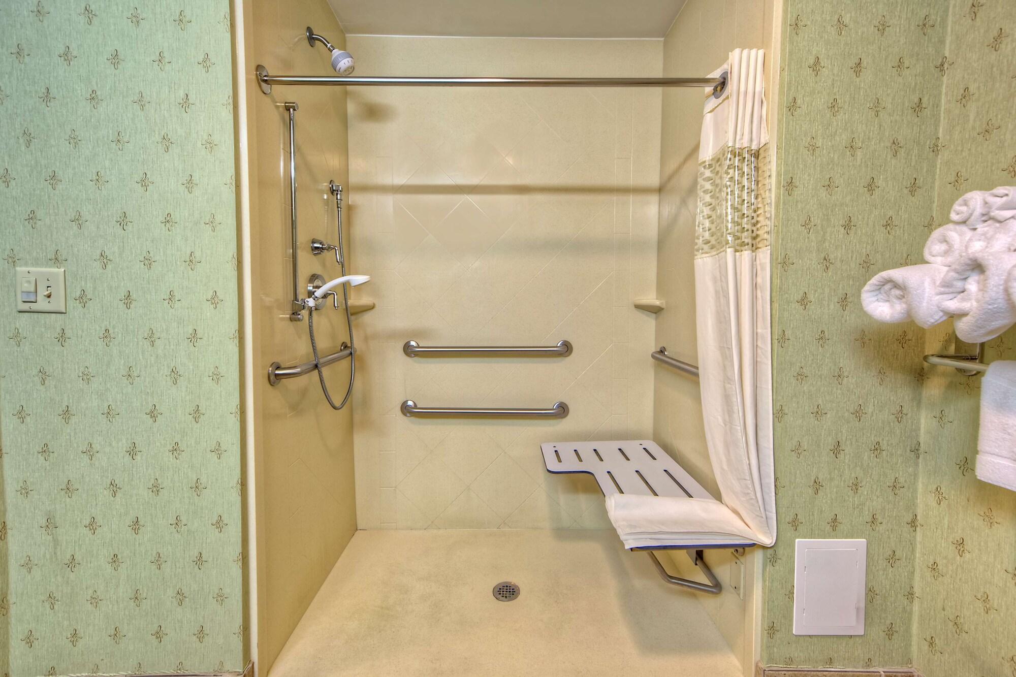 Hampton Inn Crossville Bagian luar foto