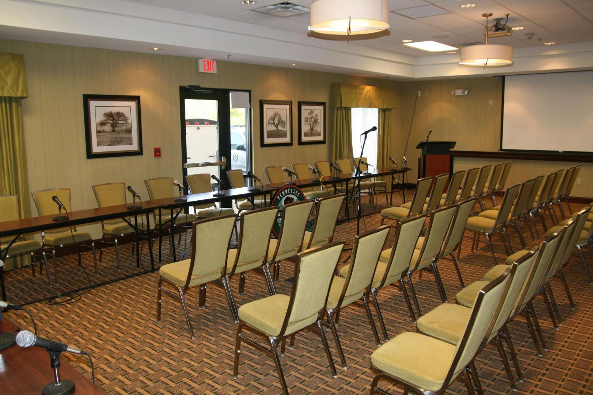 Hampton Inn Crossville Bagian luar foto