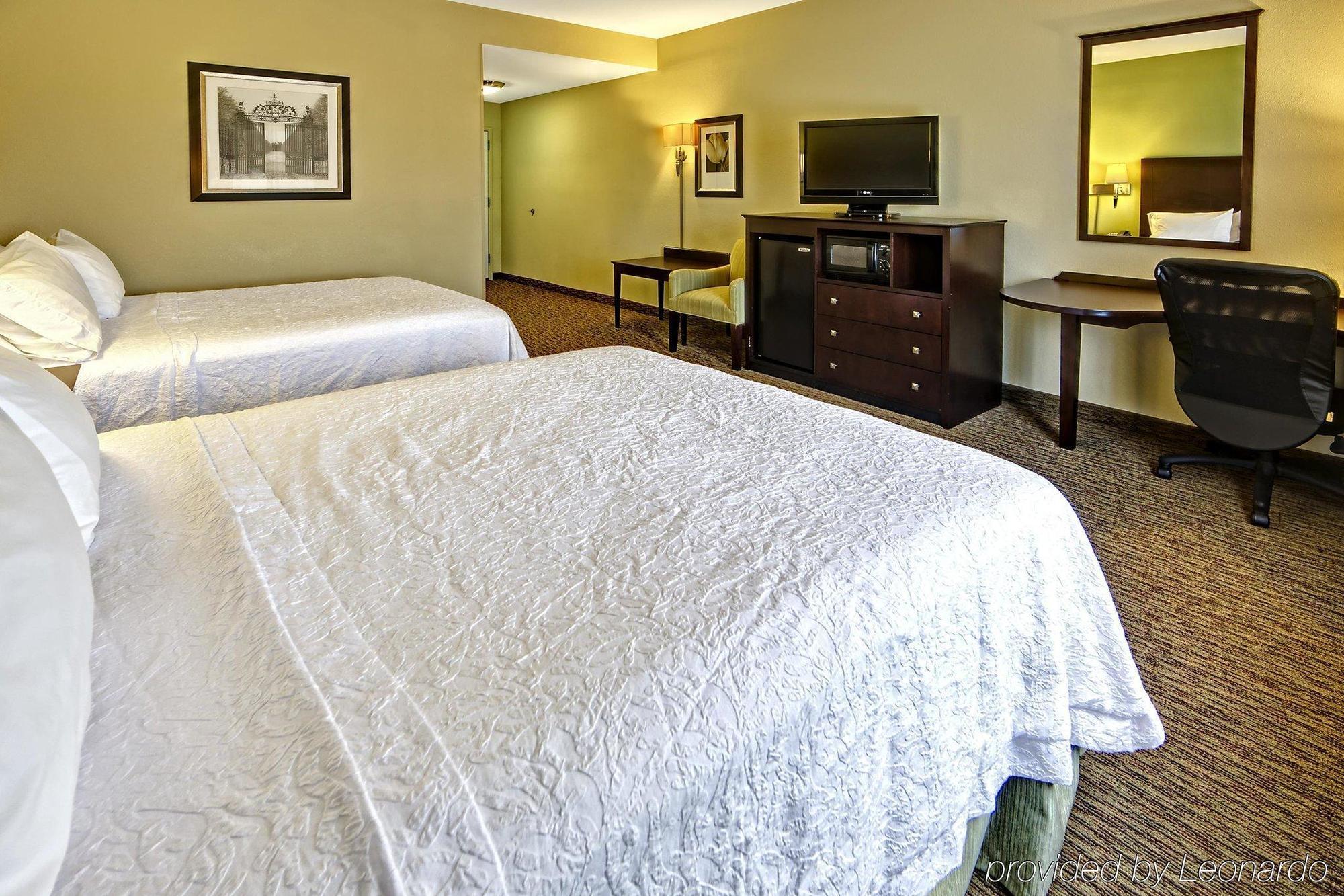 Hampton Inn Crossville Bagian luar foto