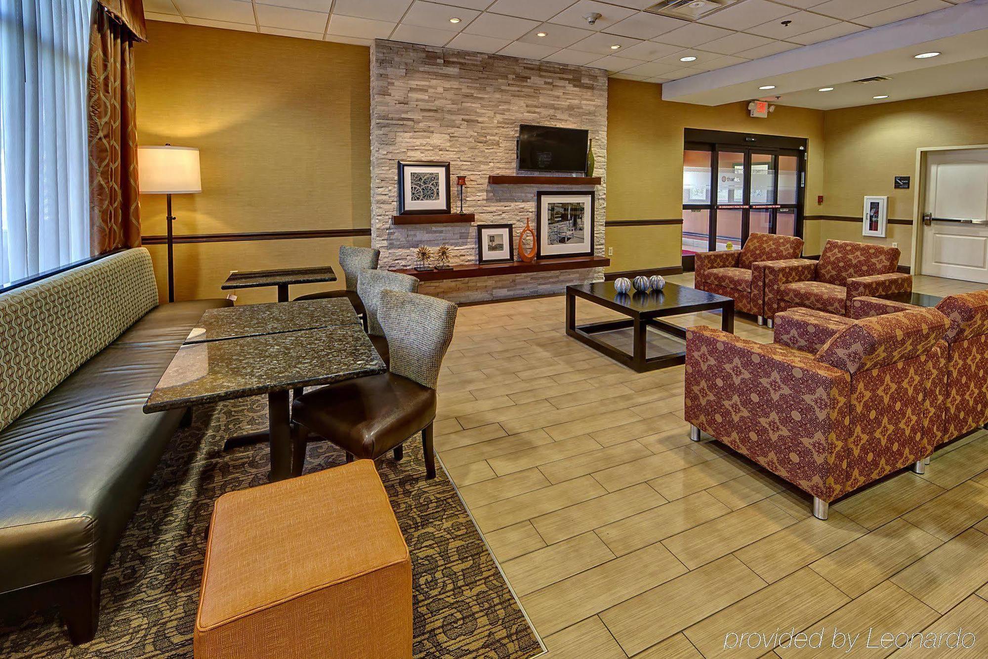 Hampton Inn Crossville Bagian luar foto