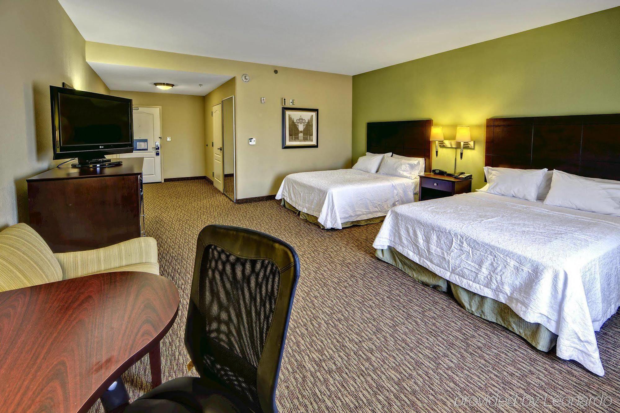 Hampton Inn Crossville Bagian luar foto